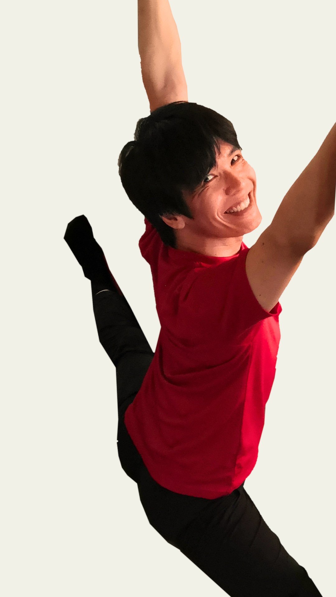 大きく体を伸ばして跳ぶLEO